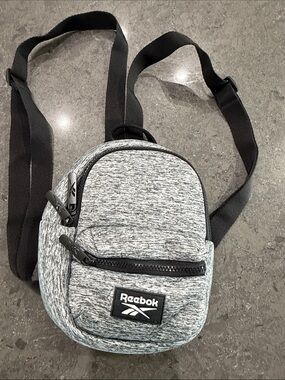 Reebok kids/women’s Heather Gray Mini Backpack with Black Strap